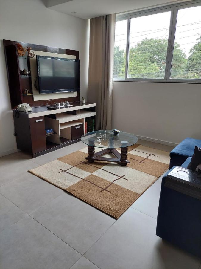 Otimo Apartamento Sobreloja Com Wifi E Estacionamento Incluso Maringá Exterior photo